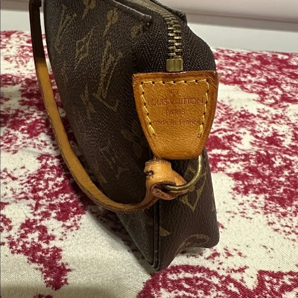 Louis Vuitton Monogram Pochette Accessories